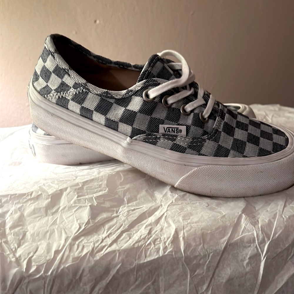 Vans -Ultra Cush size 6 women’s / 4.5 men’s